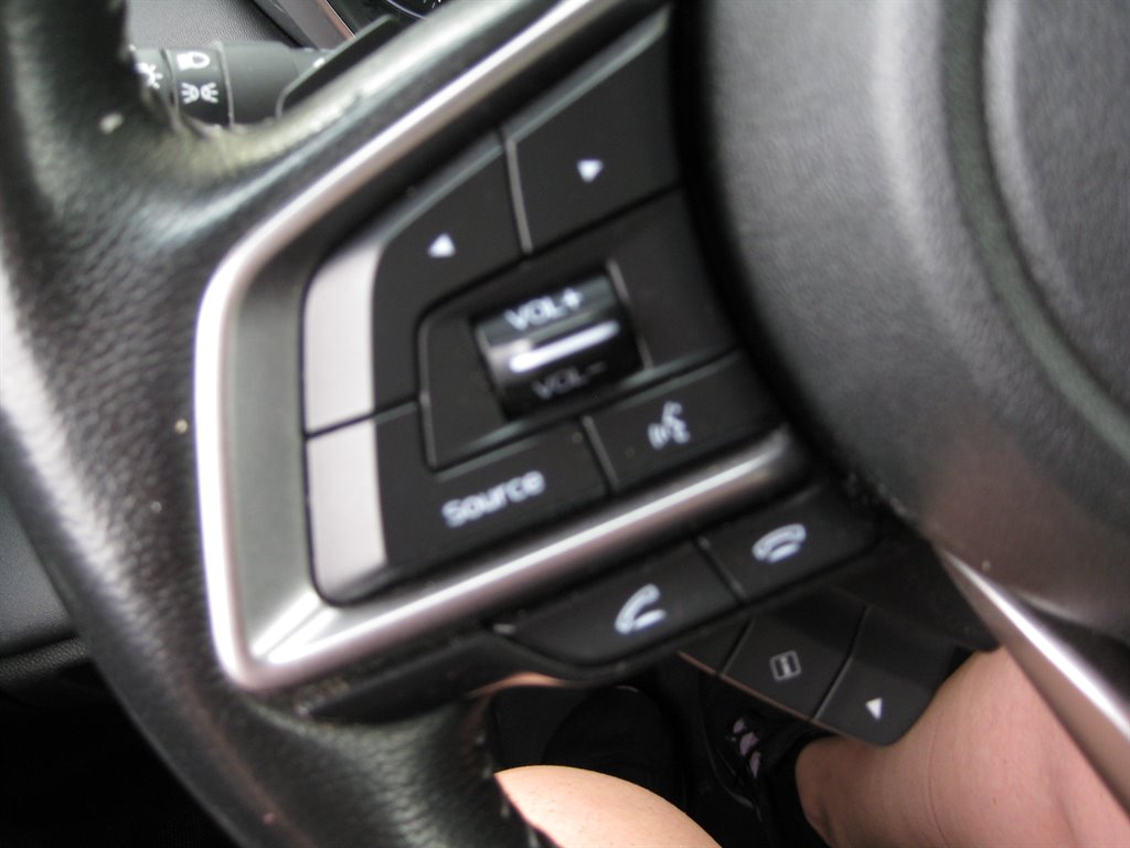 2022 Subaru Outback Limited - Photo 12