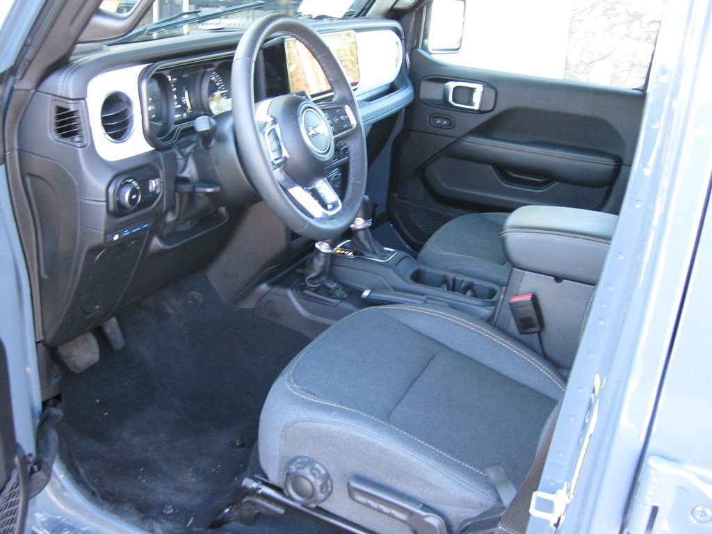 2025 Jeep Wrangler 4xe Sahara 4XE - Photo 12