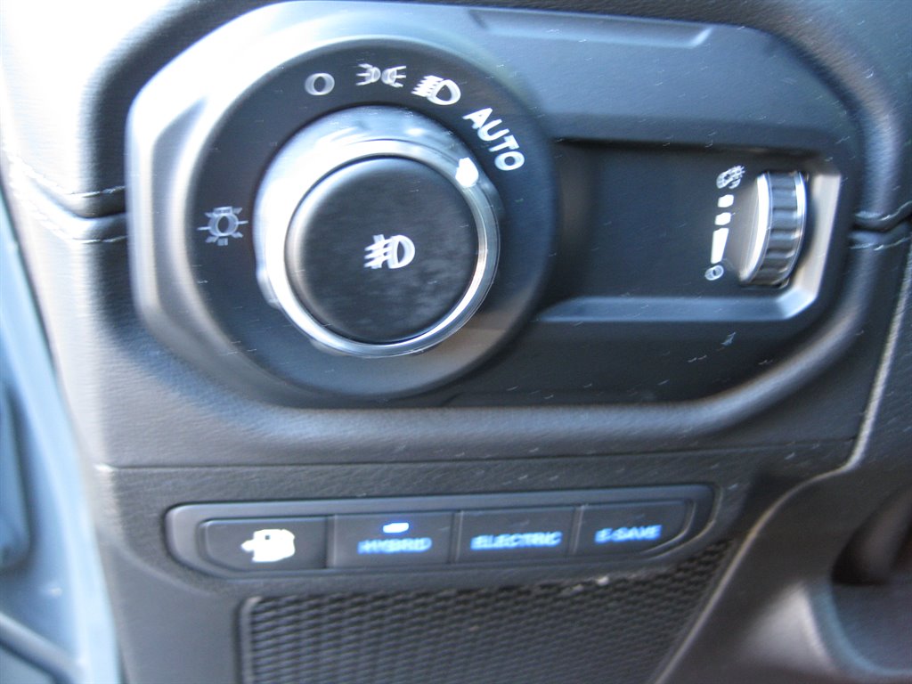 2025 Jeep Wrangler 4xe Sahara 4XE - Photo 14