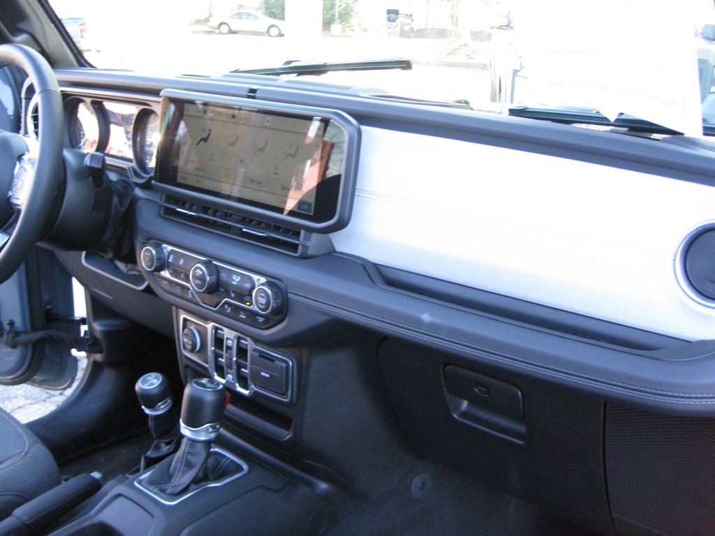 2025 Jeep Wrangler 4xe Sahara 4XE - Photo 42