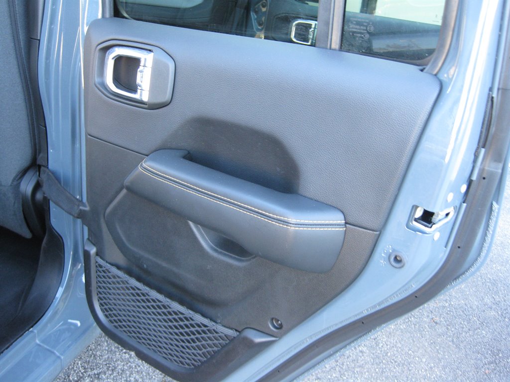 2025 Jeep Wrangler 4xe Sahara 4XE - Photo 38