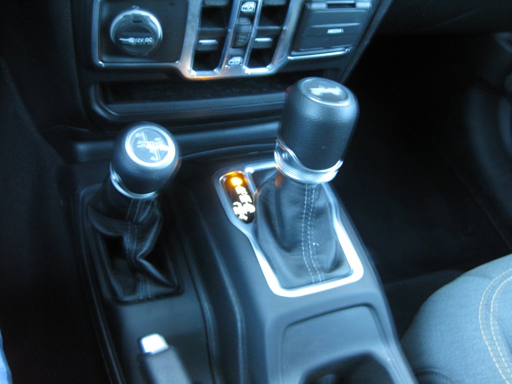 2025 Jeep Wrangler 4xe Sahara 4XE - Photo 27