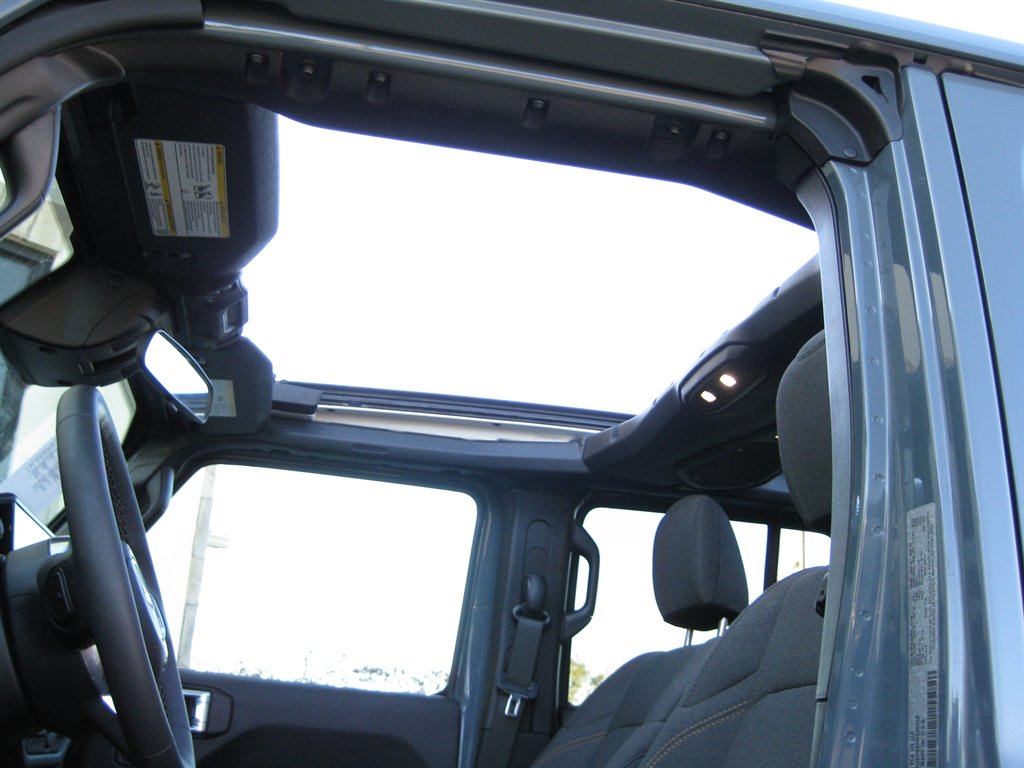 2025 Jeep Wrangler 4xe Sahara 4XE - Photo 30