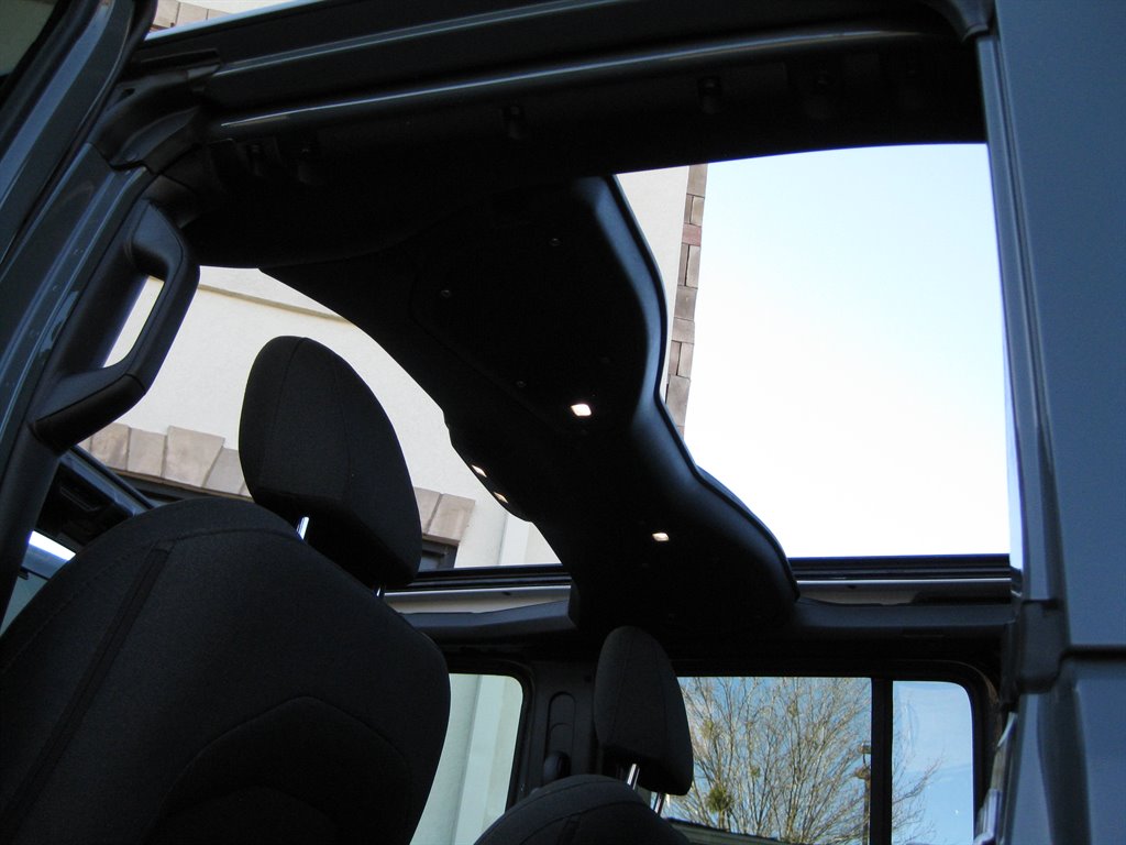 2025 Jeep Wrangler 4xe Sahara 4XE - Photo 31