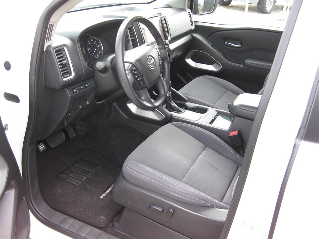 2022 Nissan Frontier SV - Photo 11