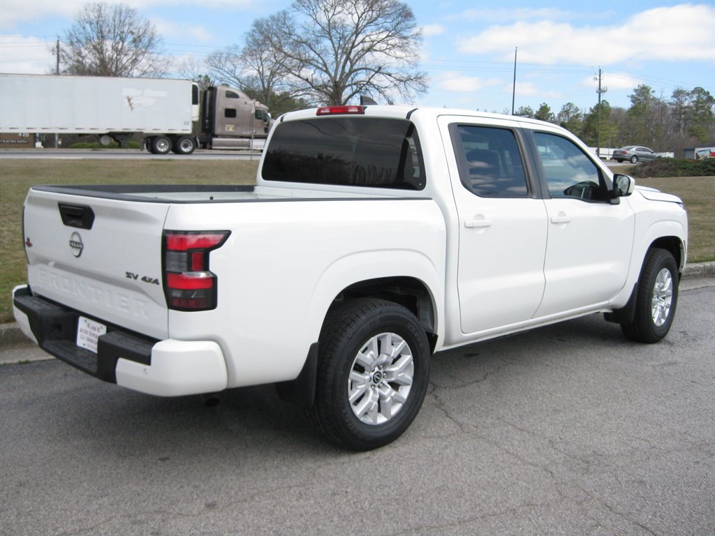 2022 Nissan Frontier SV - Photo 7