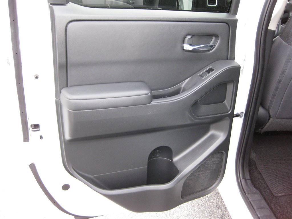 2022 Nissan Frontier SV - Photo 28