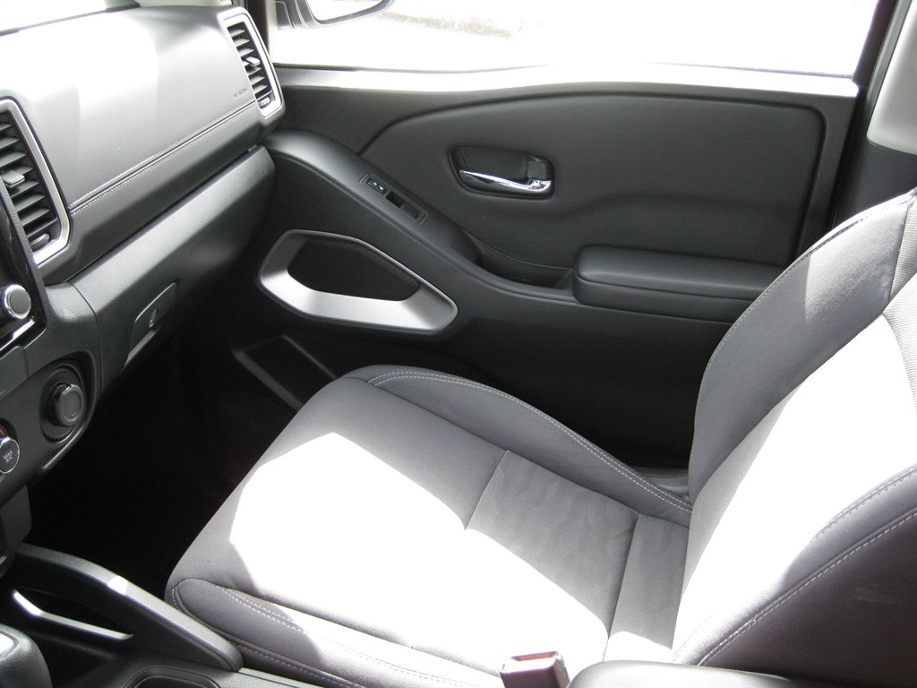 2022 Nissan Frontier SV - Photo 23