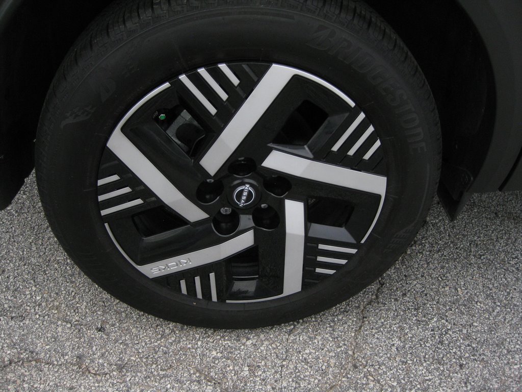 2026 Nissan KICKS SR - Photo 9