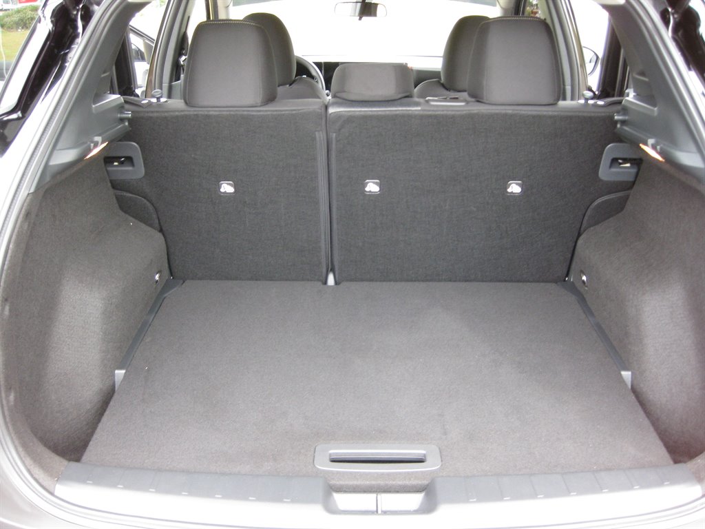 2026 Nissan KICKS SR - Photo 27