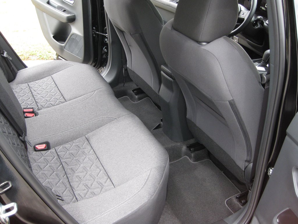 2026 Nissan KICKS SR - Photo 28