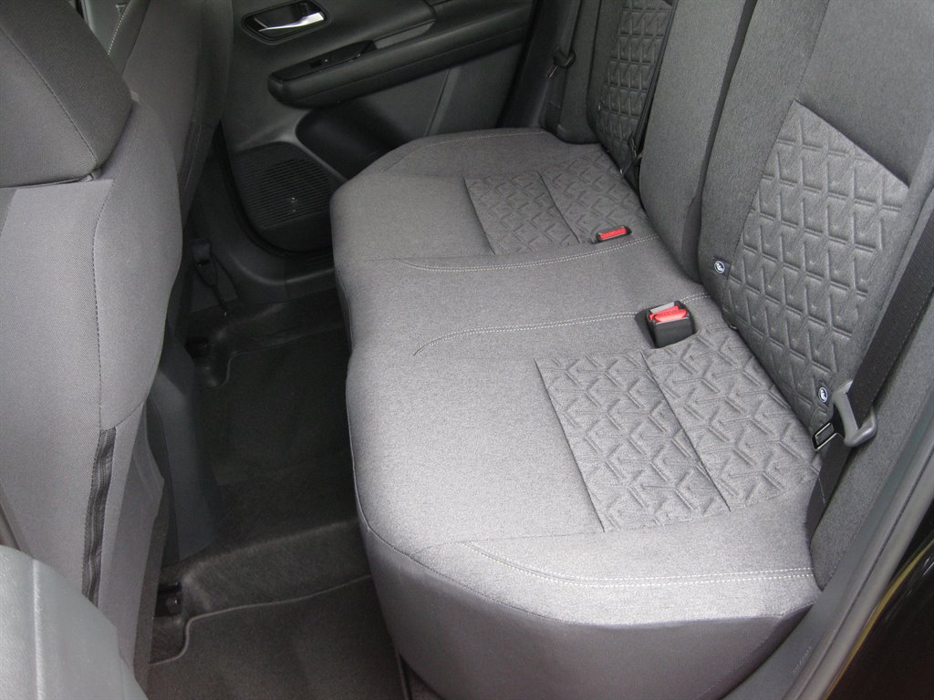 2026 Nissan KICKS SR - Photo 23