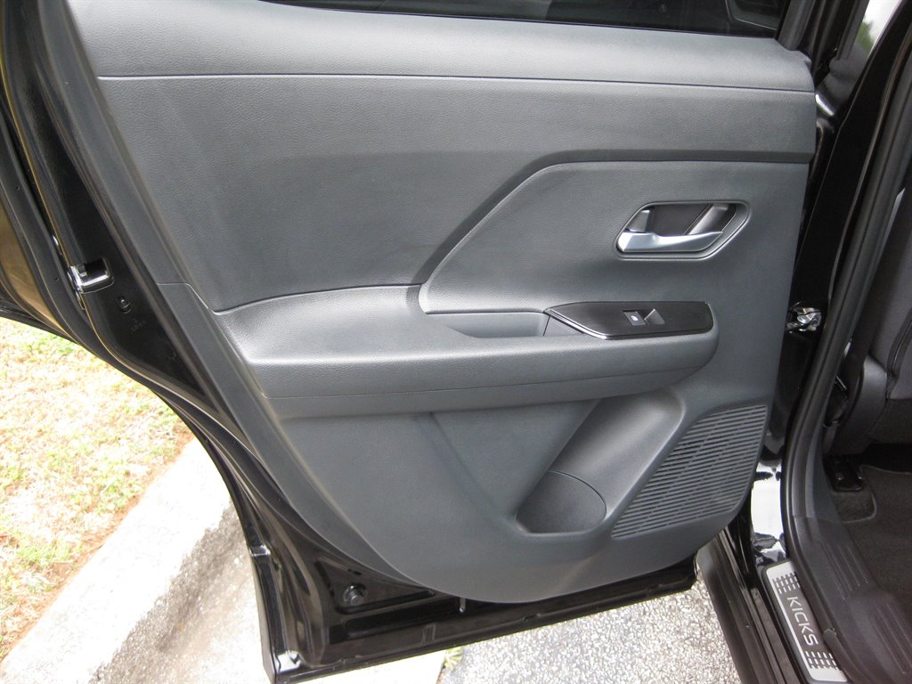 2026 Nissan KICKS SR - Photo 25