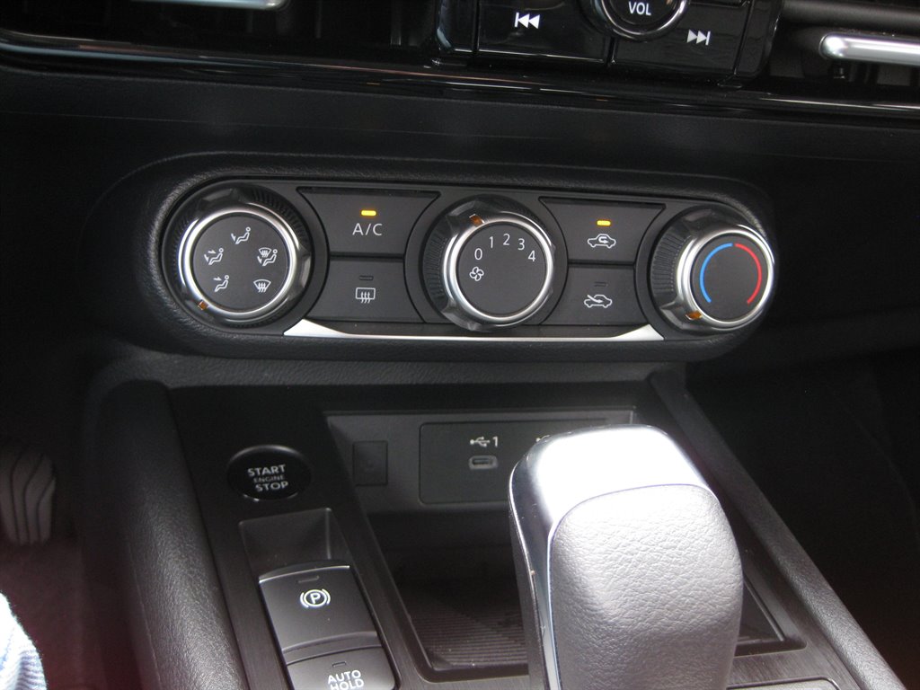 2026 Nissan KICKS SR - Photo 17