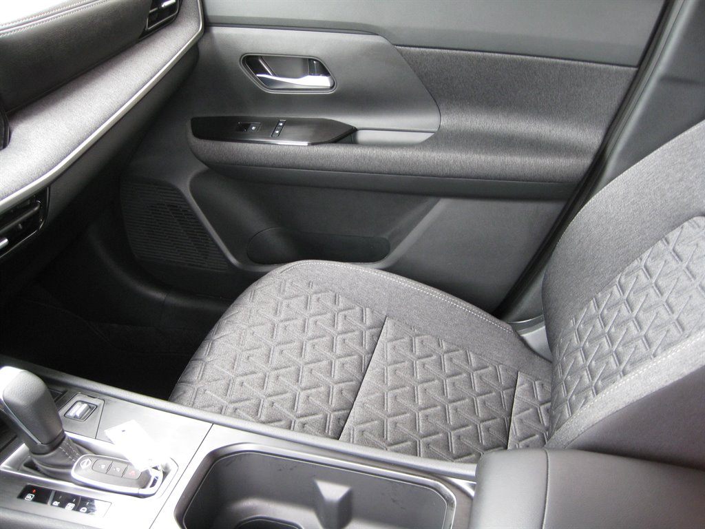 2026 Nissan KICKS SR - Photo 20