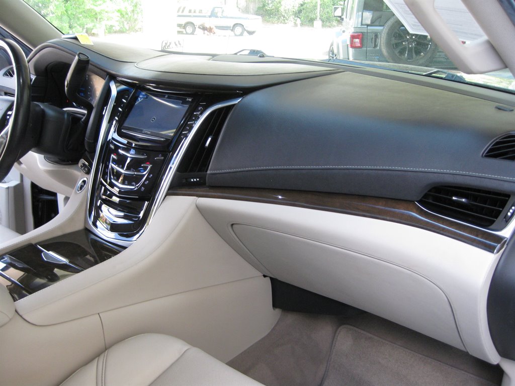 2020 Cadillac Escalade Premium Luxury - Photo 42