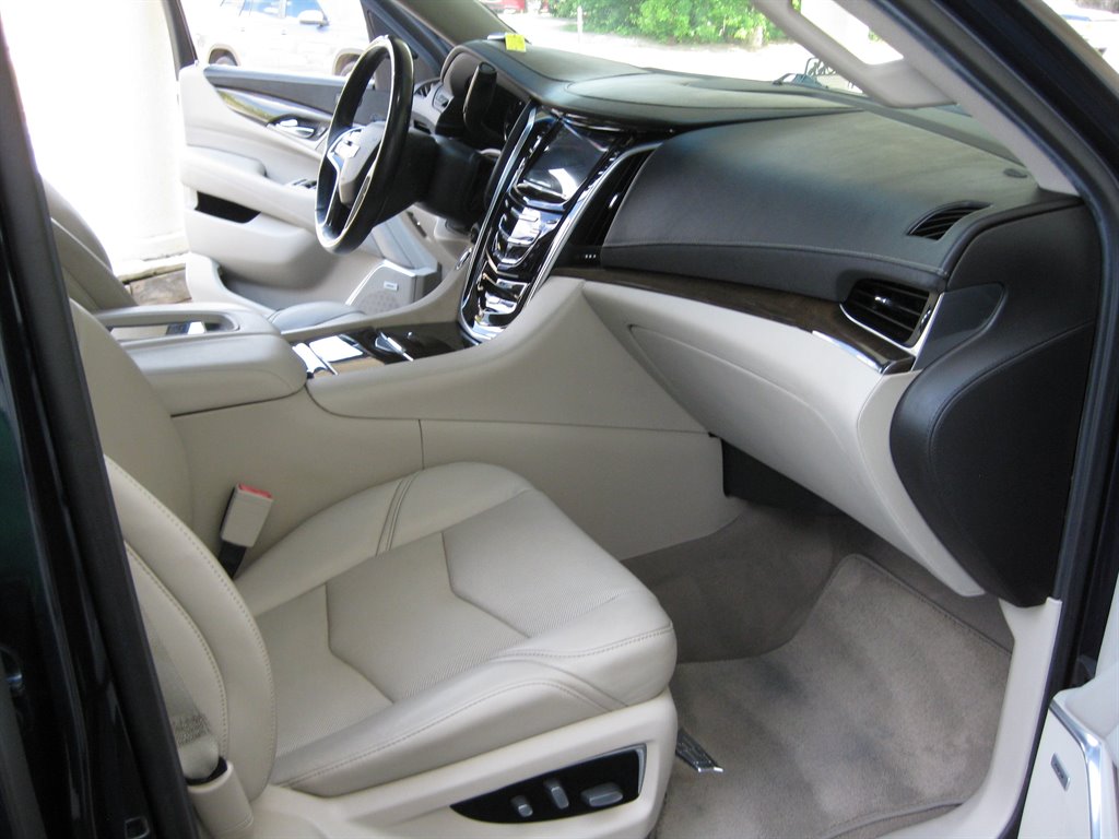 2020 Cadillac Escalade Premium Luxury - Photo 40