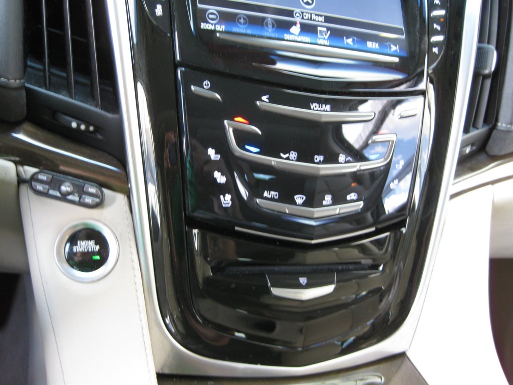 2020 Cadillac Escalade Premium Luxury - Photo 21