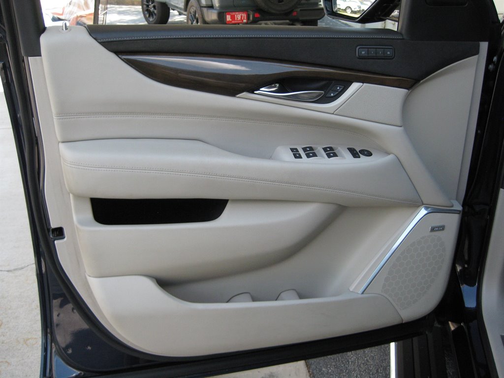 2020 Cadillac Escalade Premium Luxury - Photo 11