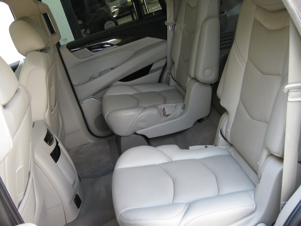 2020 Cadillac Escalade Premium Luxury - Photo 28