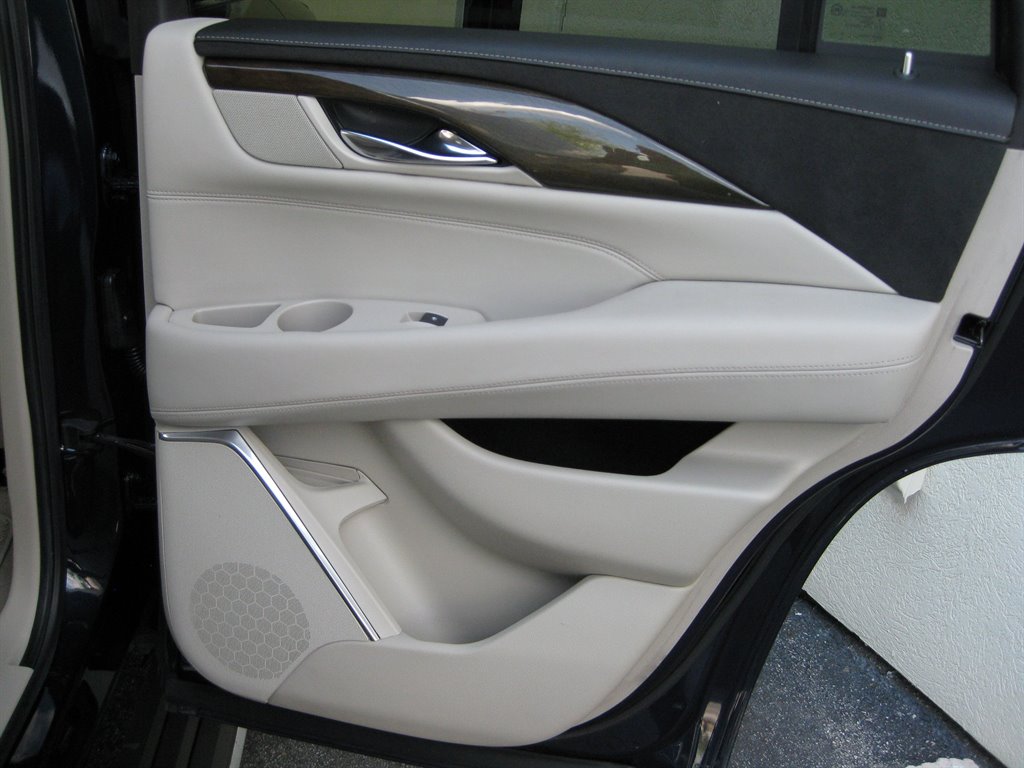 2020 Cadillac Escalade Premium Luxury - Photo 39