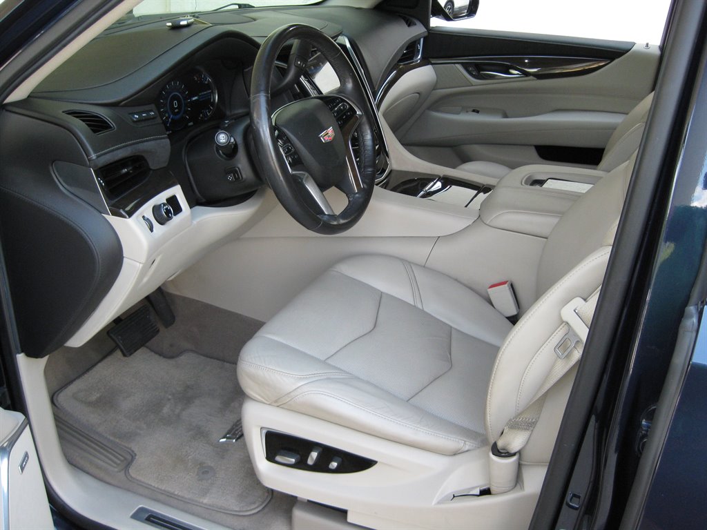 2020 Cadillac Escalade Premium Luxury - Photo 13