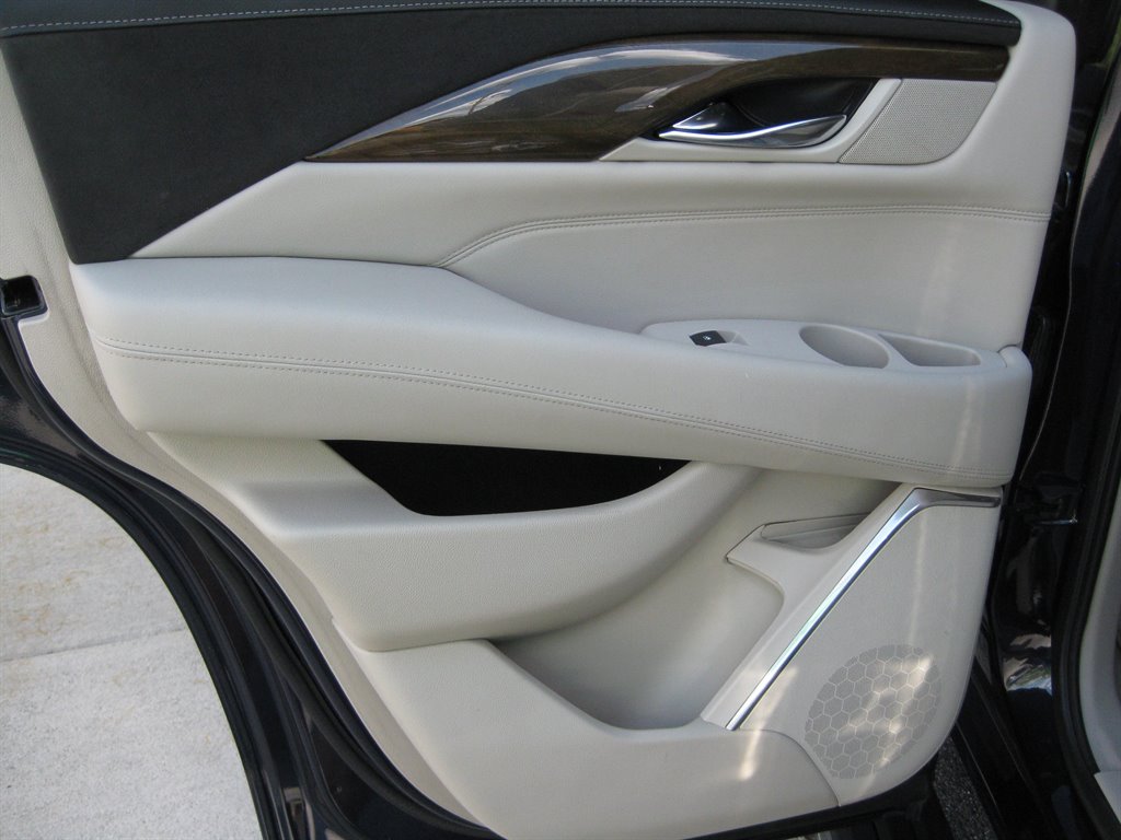 2020 Cadillac Escalade Premium Luxury - Photo 30