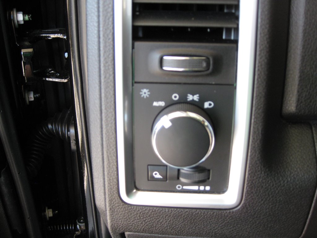 2023 RAM Ram 1500 Classic SLT - Photo 15