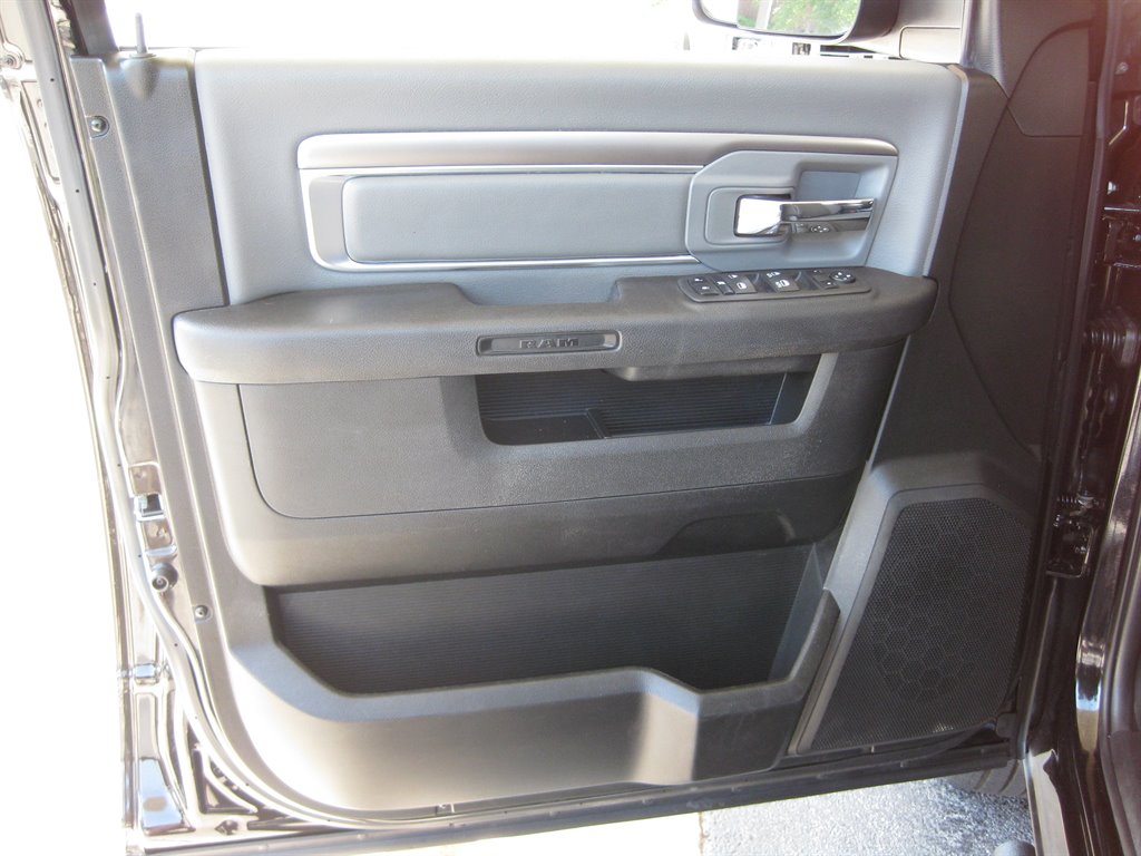 2023 RAM Ram 1500 Classic SLT - Photo 11