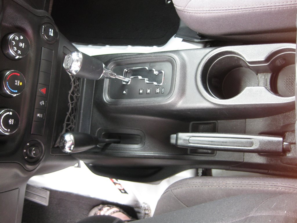 2013 Jeep Wrangler Unlimited Sport - Photo 19