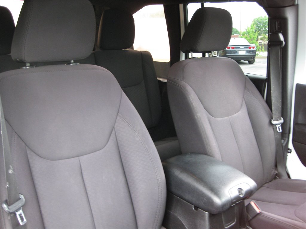 2013 Jeep Wrangler Unlimited Sport - Photo 27
