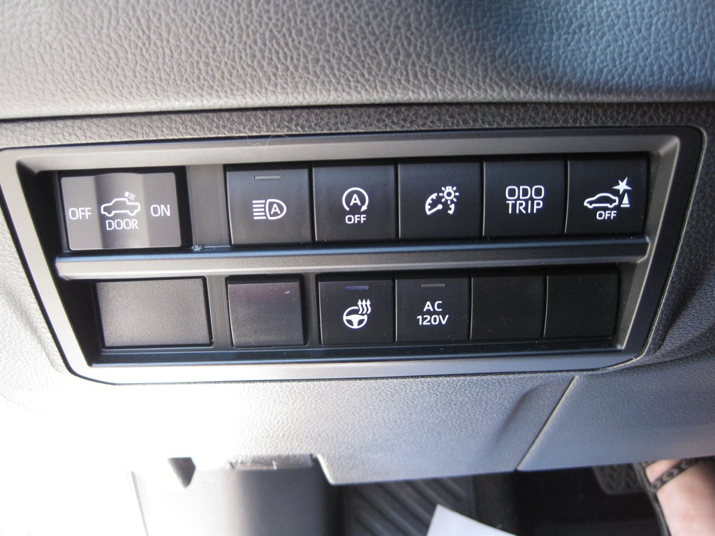 2022 Toyota Tundra Limited - Photo 16