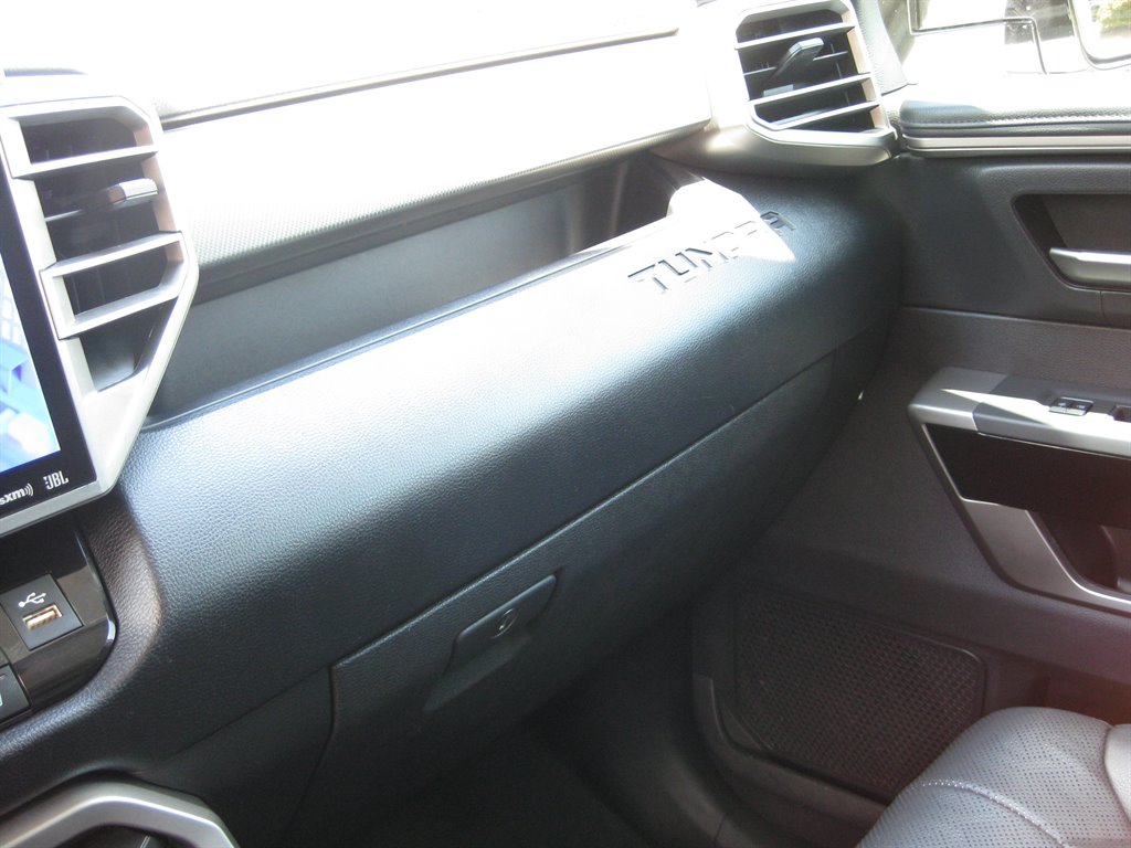 2022 Toyota Tundra Limited - Photo 21