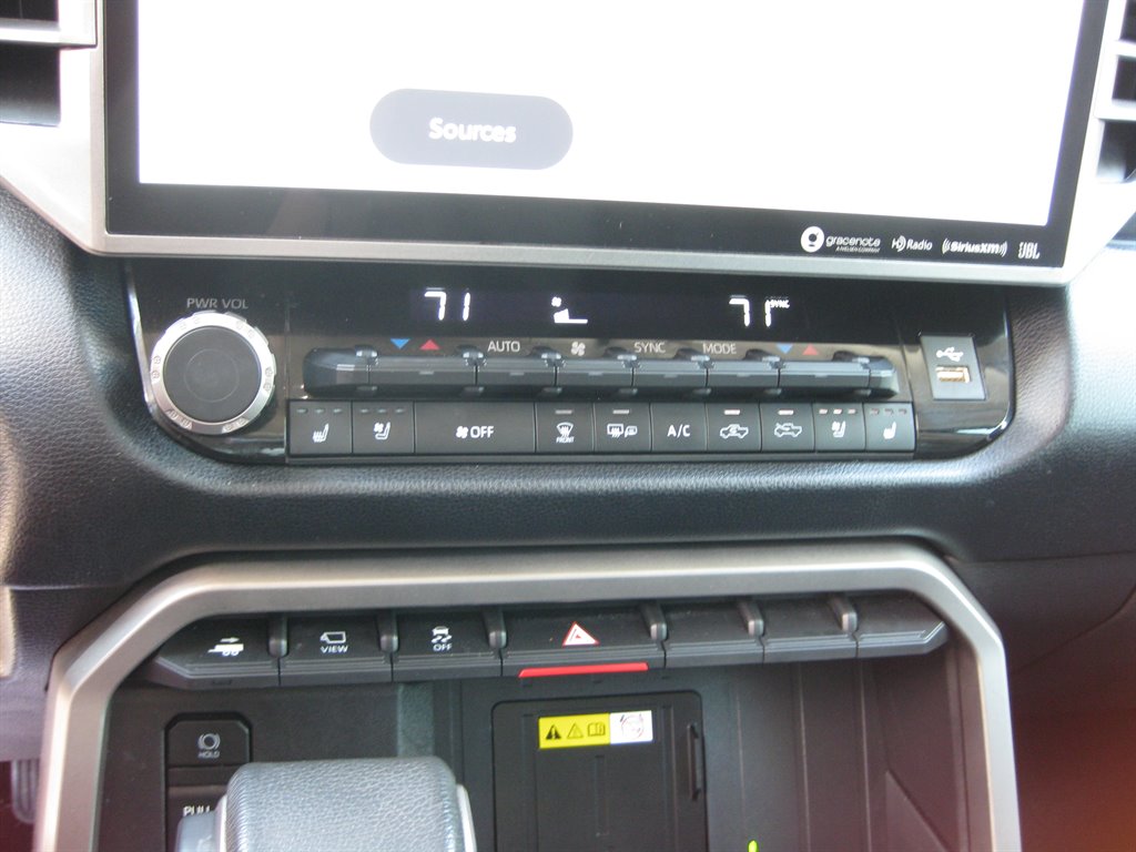 2022 Toyota Tundra Limited - Photo 17