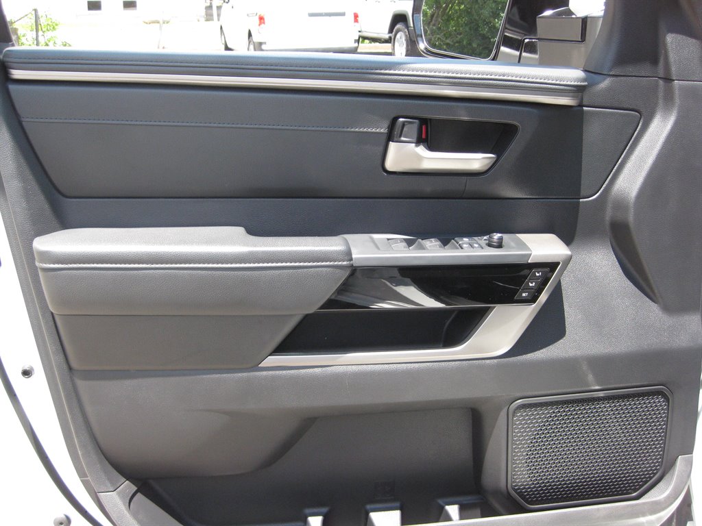 2022 Toyota Tundra Limited - Photo 25