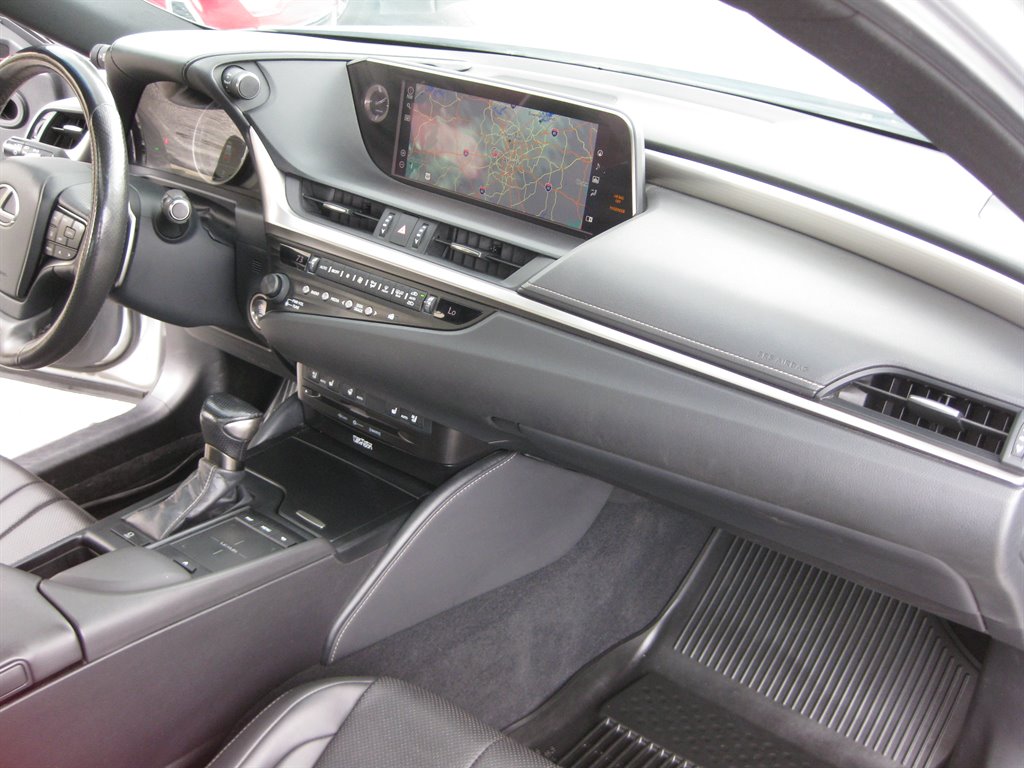 2020 Lexus ES F SPORT - Photo 37