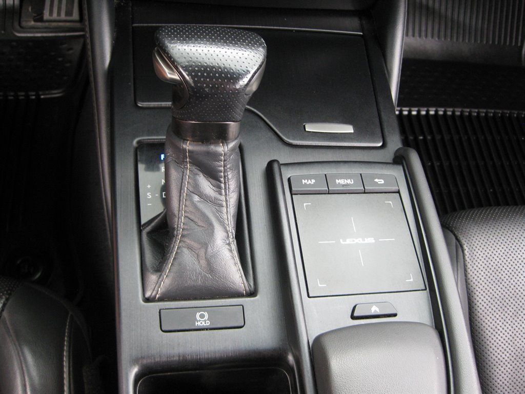 2020 Lexus ES F SPORT - Photo 20