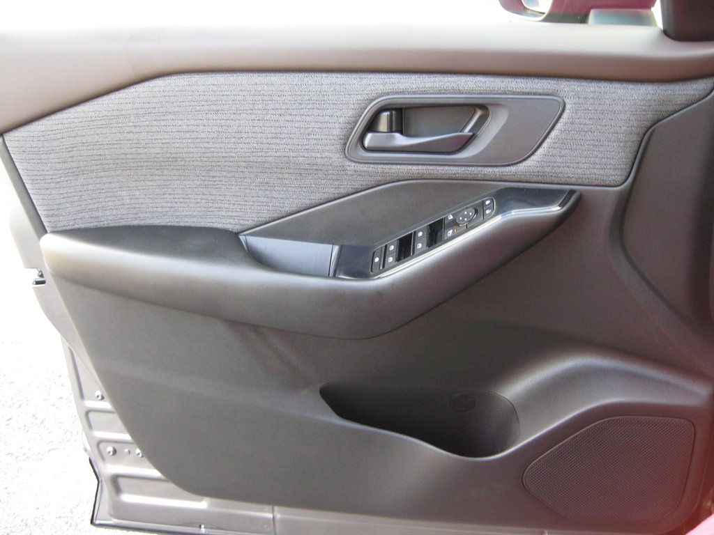 2023 Nissan Rogue S - Photo 21